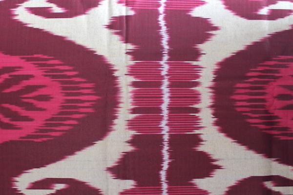 PINK ORNAMENT Usbekischer Ikat Stoff